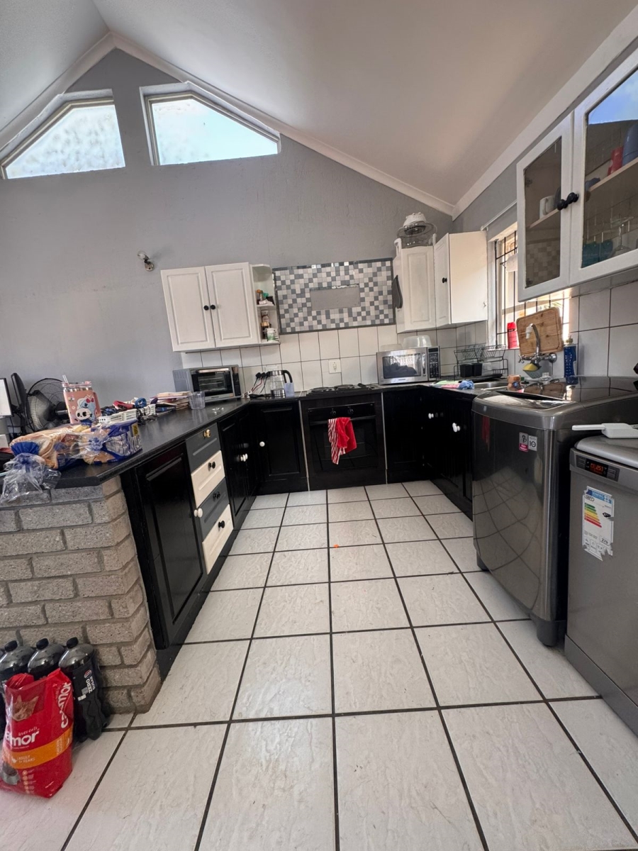 2 Bedroom Property for Sale in Pine Acres Western Cape